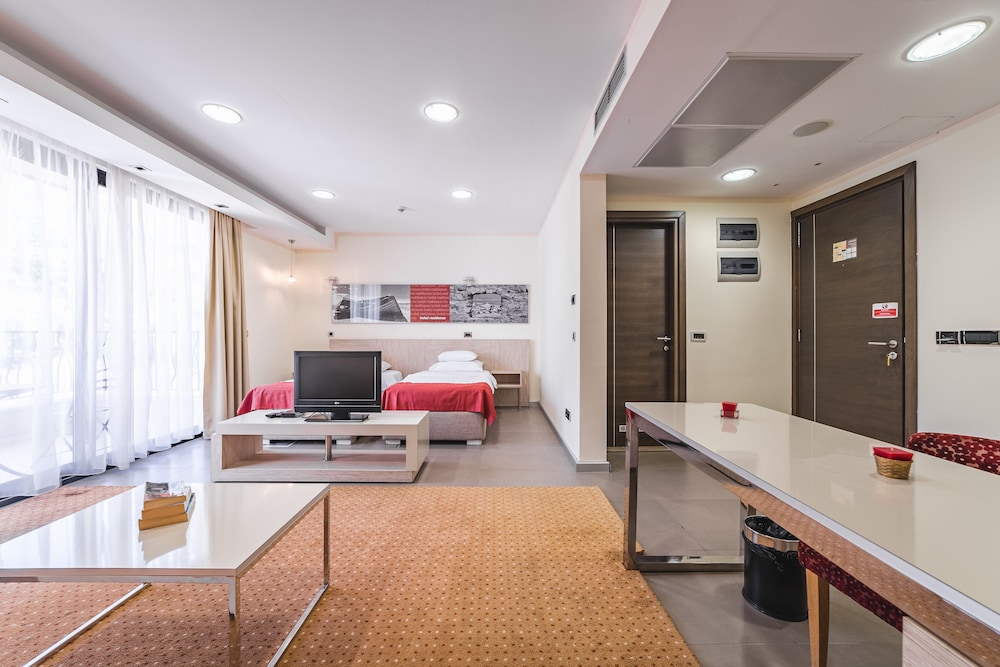 hotel hec residence milocer