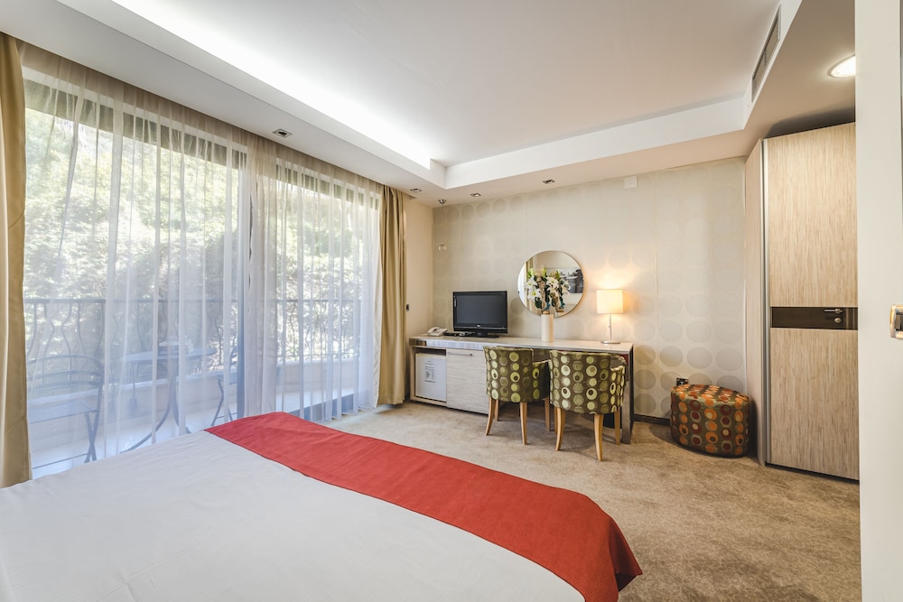 hotel hec residence milocer