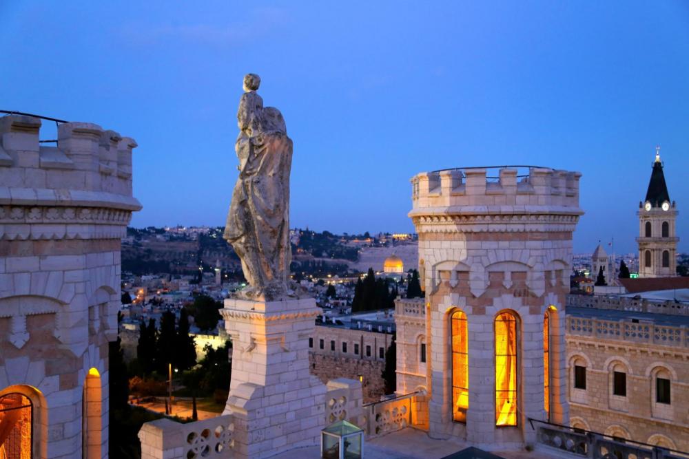 notre dame center guest house