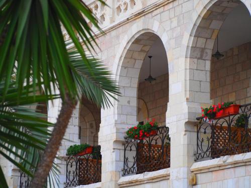 notre dame center guest house