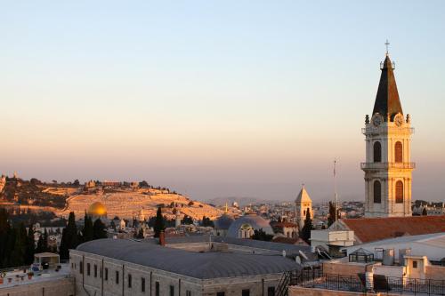 notre dame center guest house