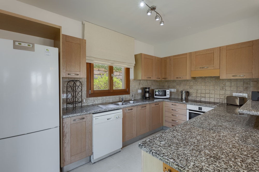 aphrodite hills residences apartments