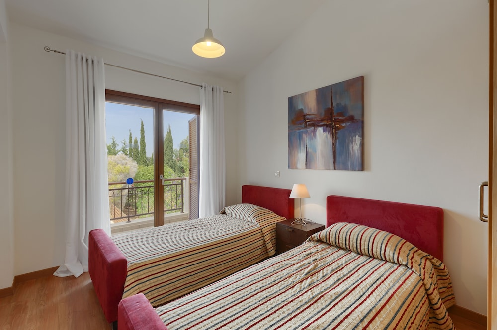 aphrodite hills residences apartments