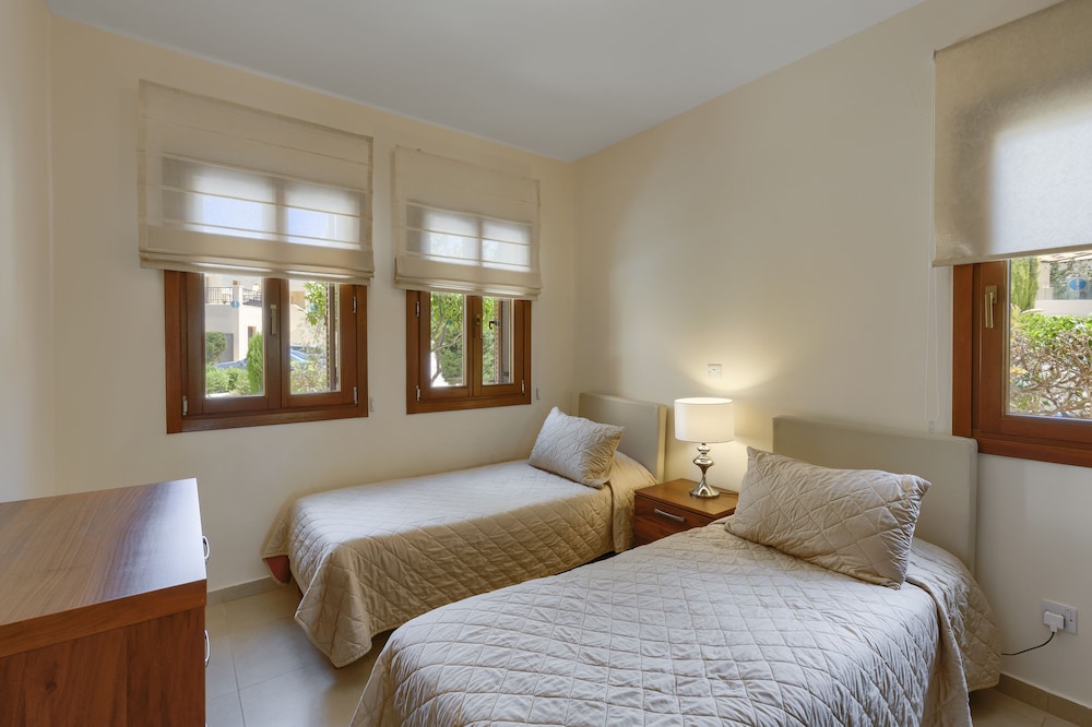 aphrodite hills residences apartments