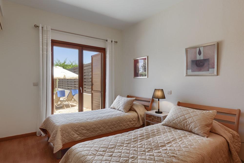 aphrodite hills residences apartments