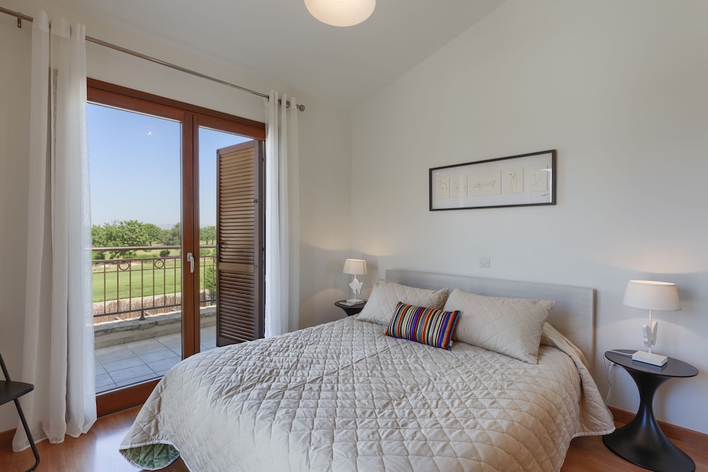 aphrodite hills residences apartments