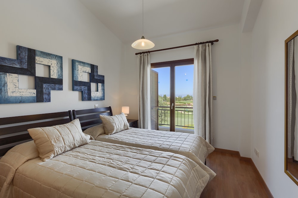 aphrodite hills residences apartments