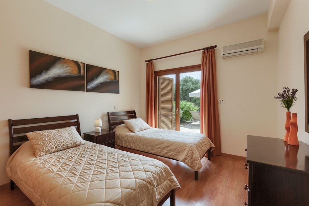 aphrodite hills residences apartments