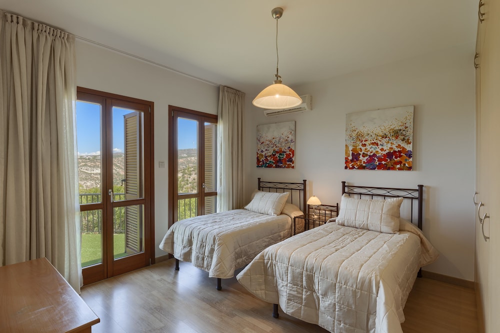 aphrodite hills residences apartments