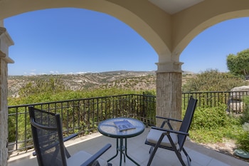 aphrodite hills residences apartments