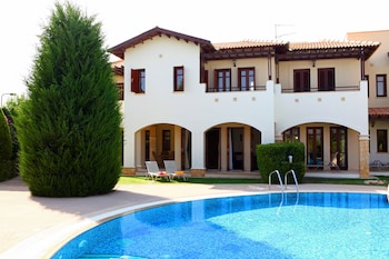 aphrodite hills residences apartments