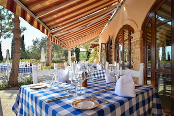 aphrodite hills residences apartments