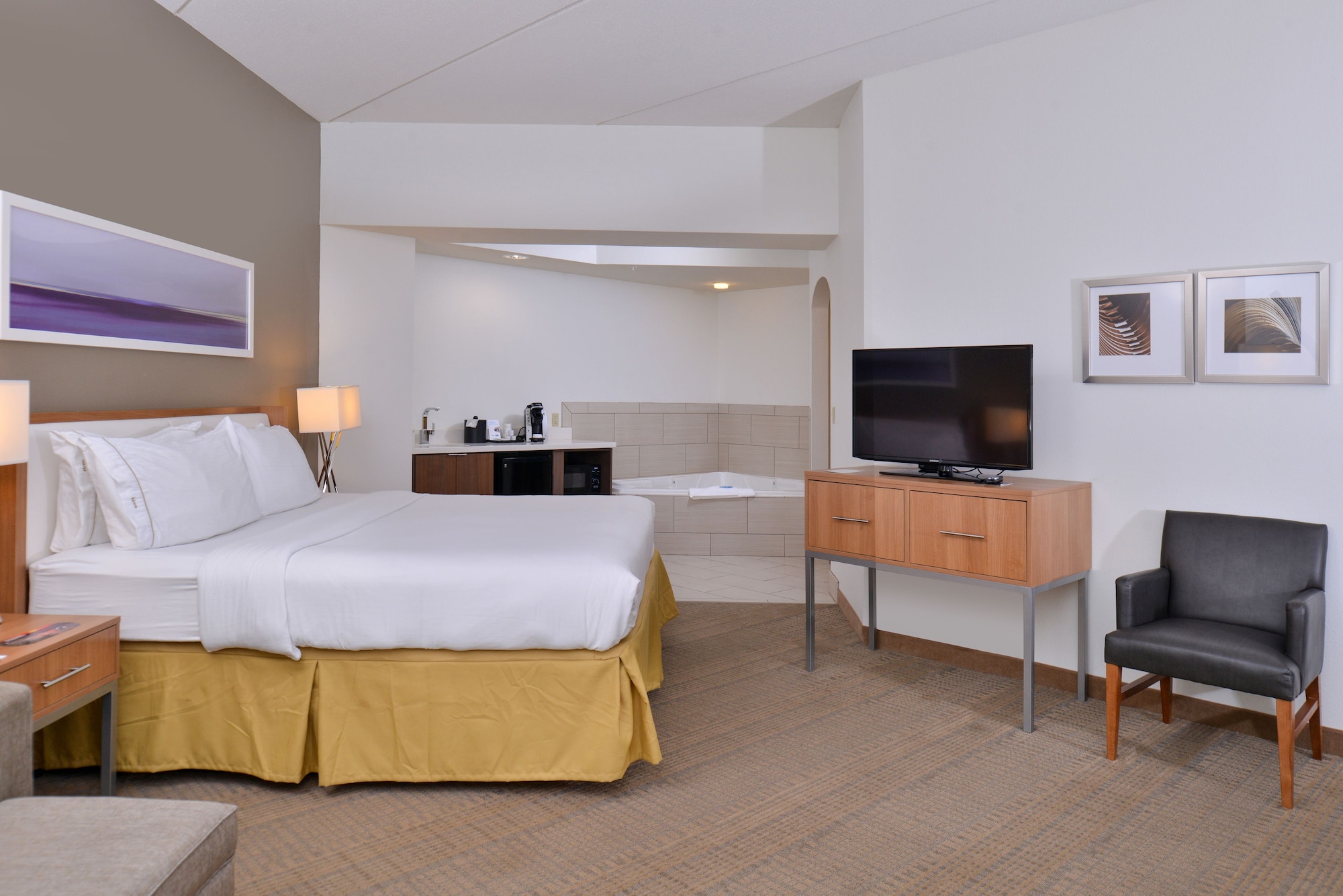holiday inn express and suites new orleans airport