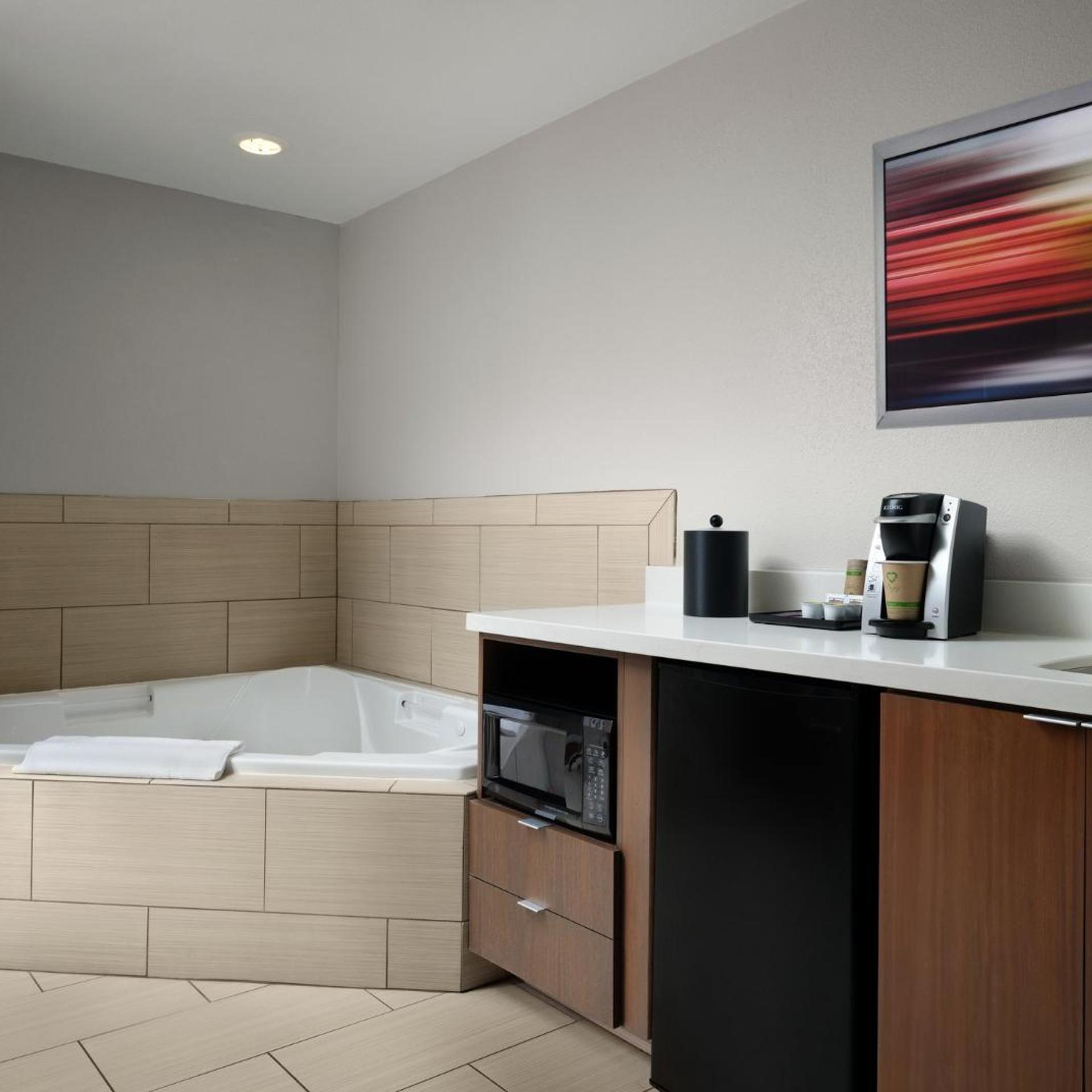 holiday inn express and suites new orleans airport