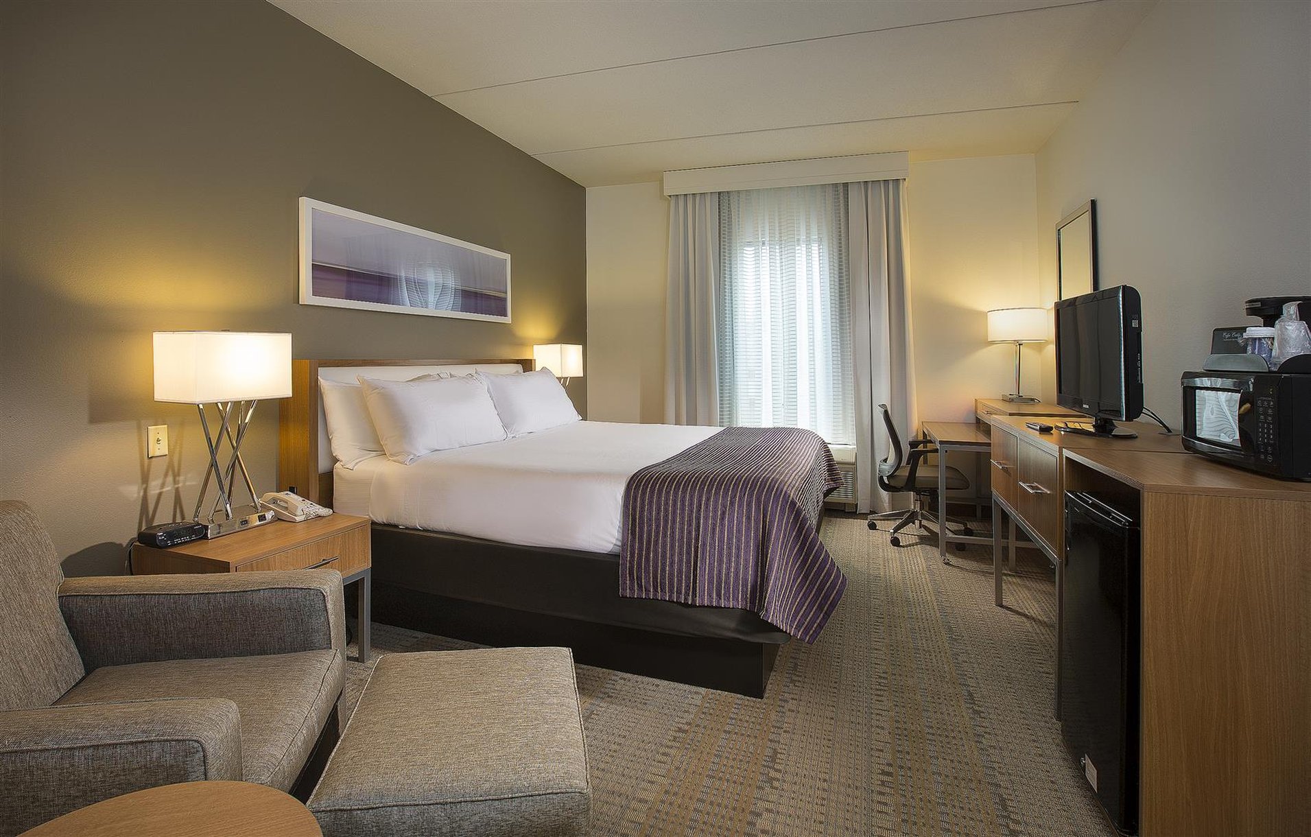 holiday inn express and suites new orleans airport