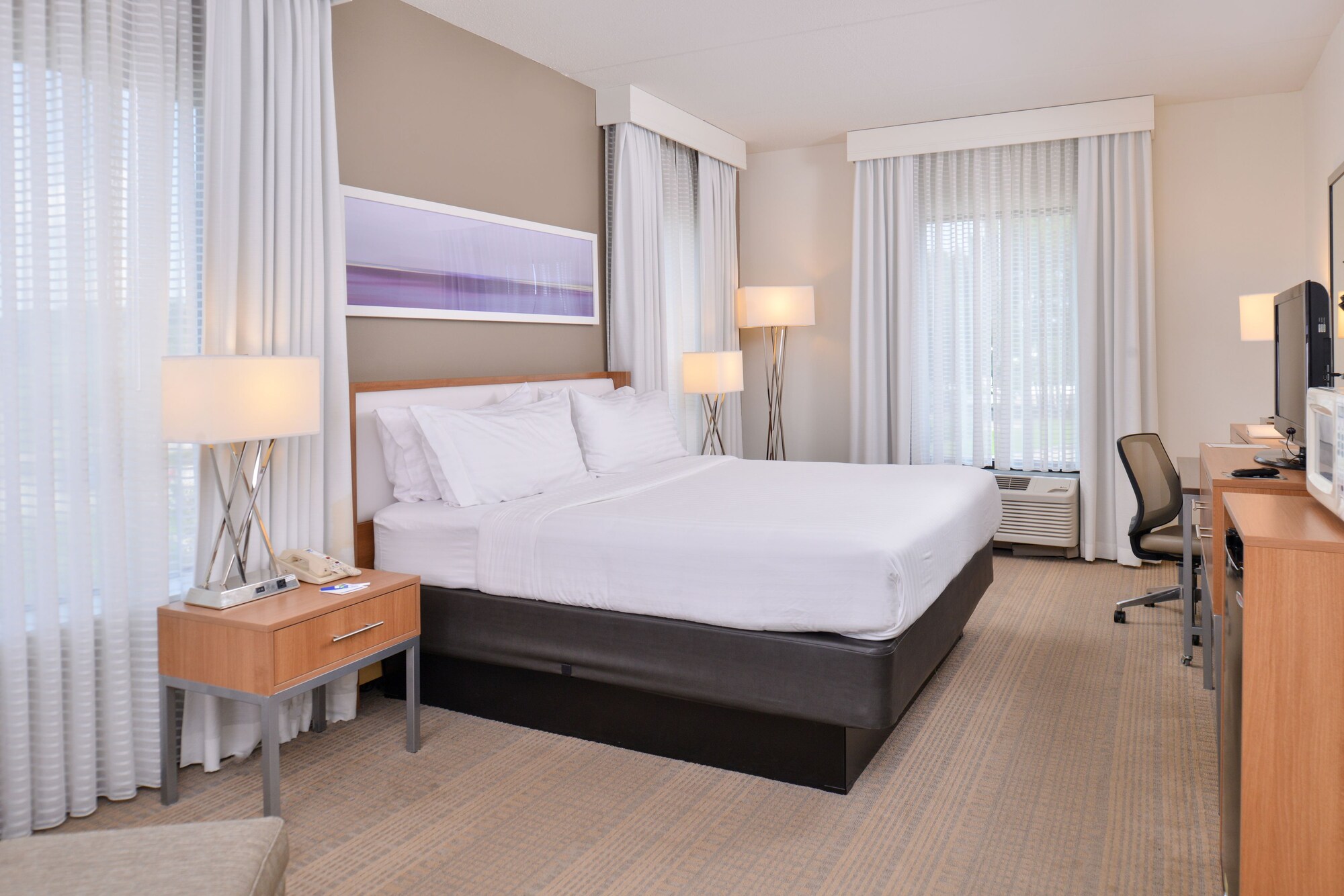 holiday inn express and suites new orleans airport