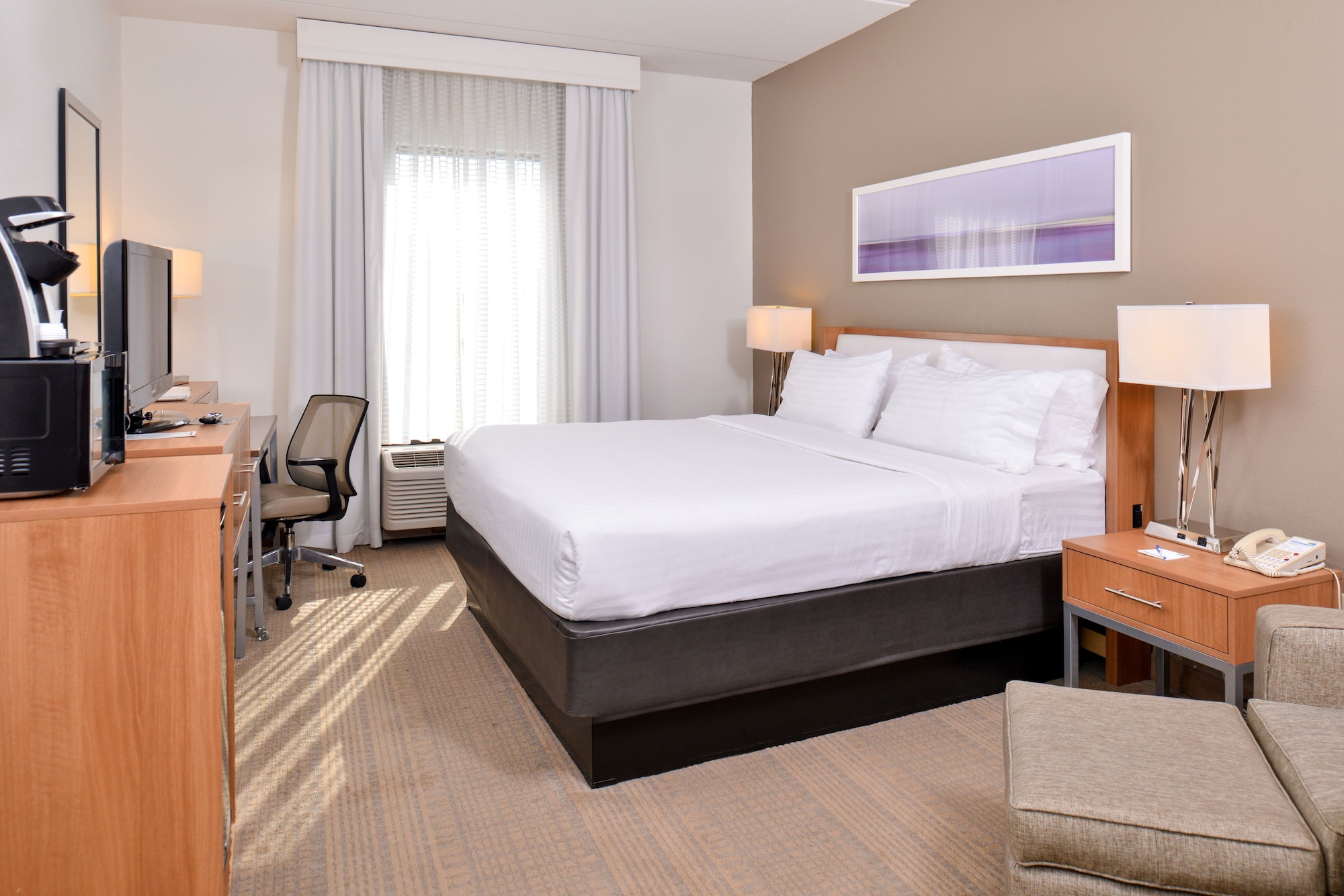 holiday inn express and suites new orleans airport
