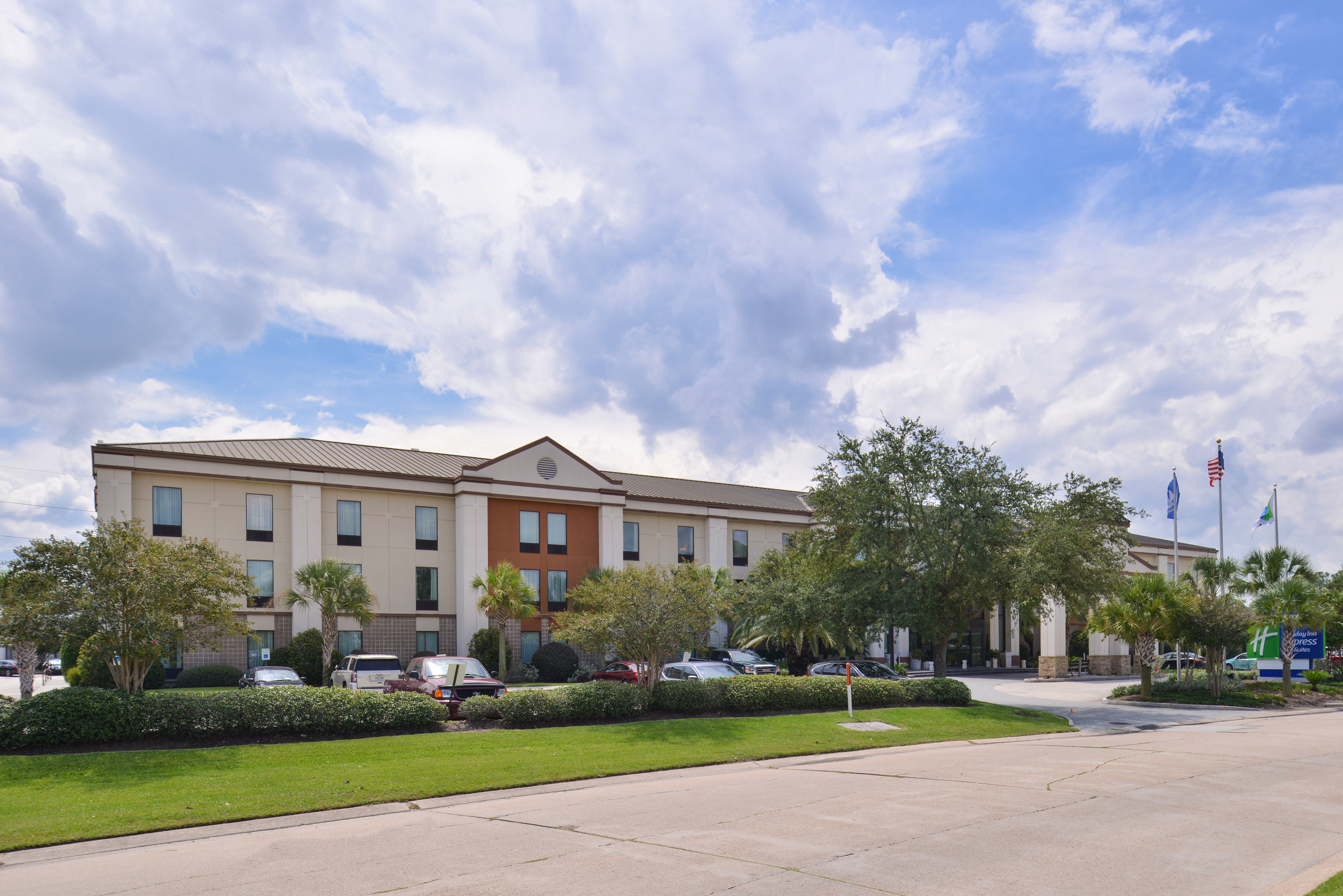 holiday inn express and suites new orleans airport
