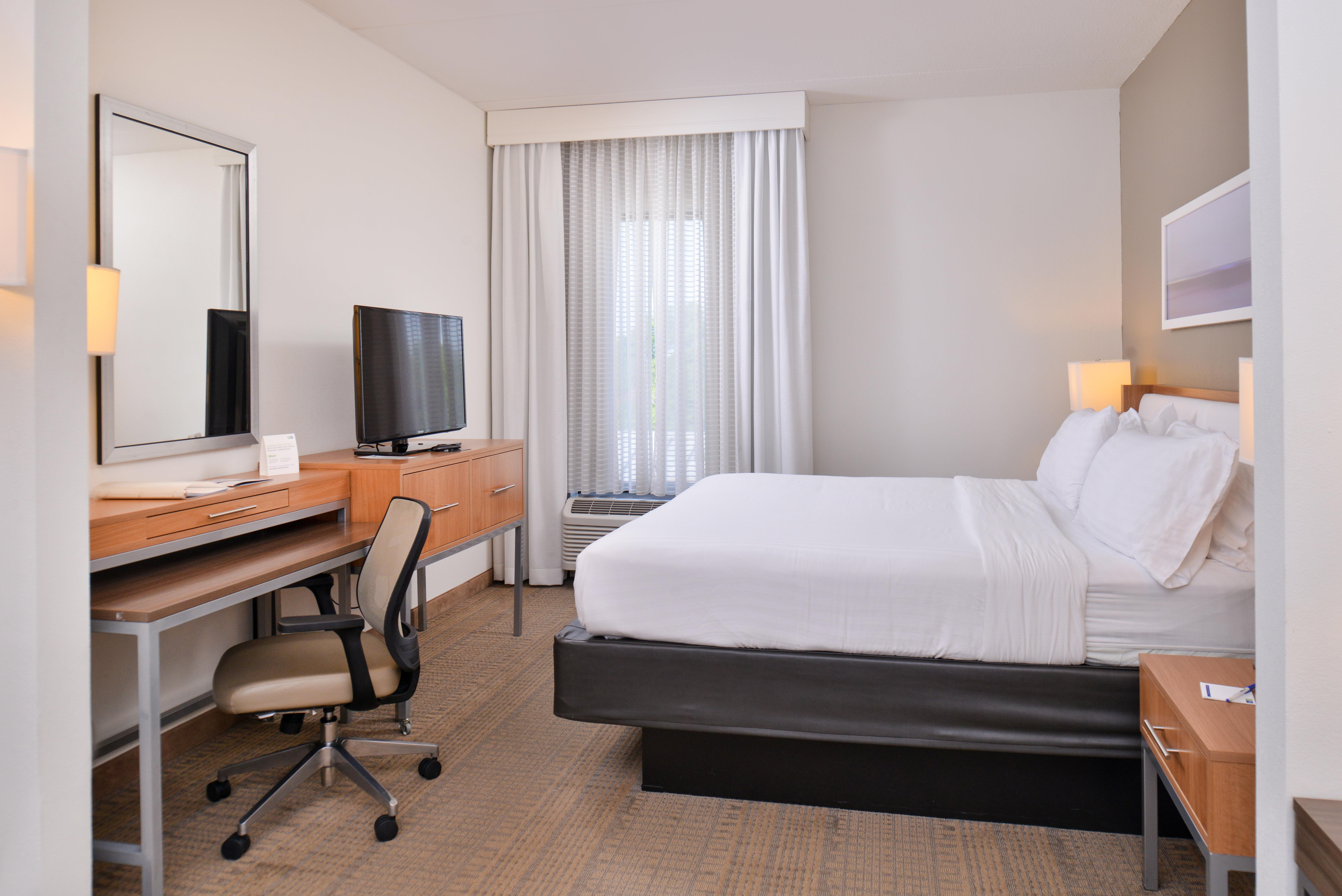 holiday inn express and suites new orleans airport