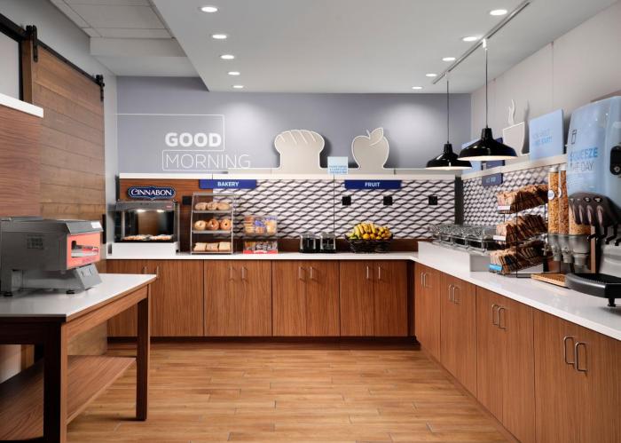 holiday inn express and suites new orleans airport
