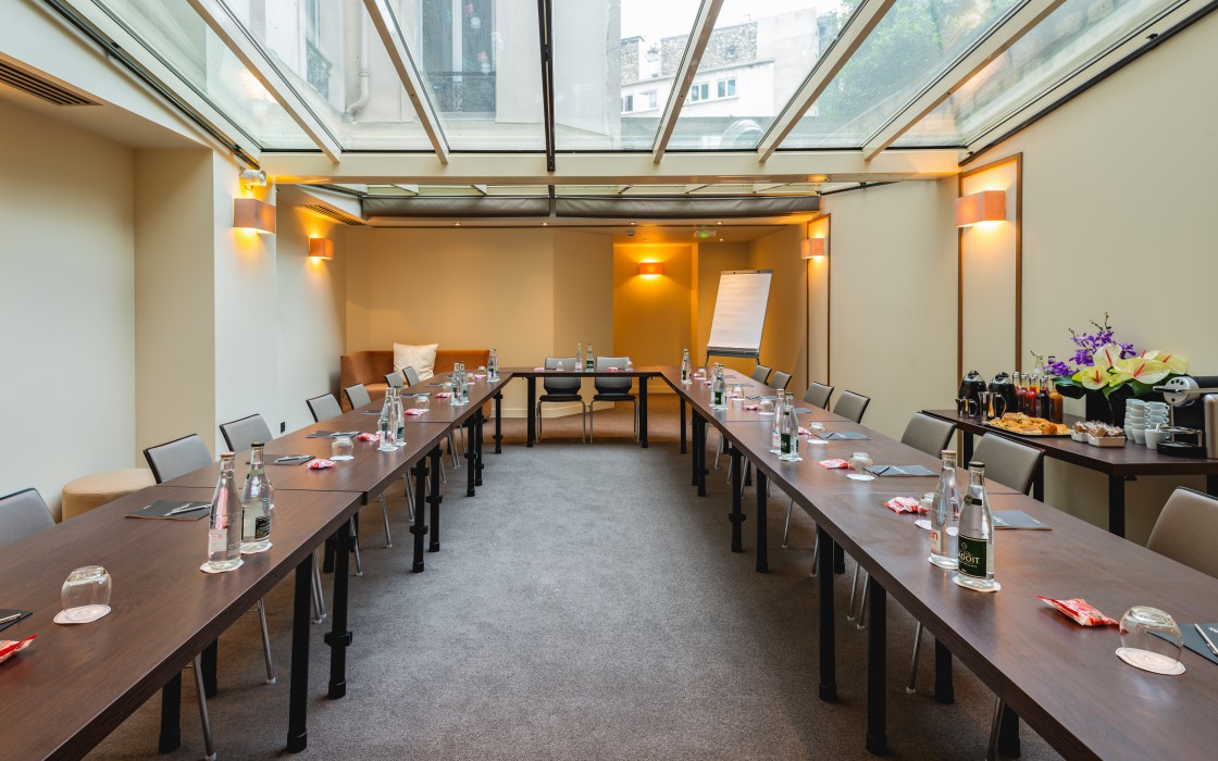 Hotel La Bourdonnais,111 Avenue De La Bourdonnais,4 star