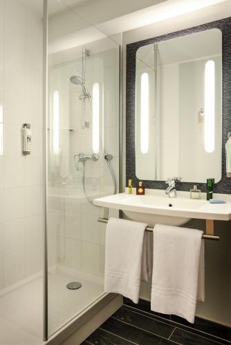 ibis paris 17 clichy batignolles