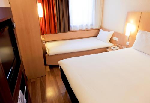 ibis paris 17 clichy batignolles