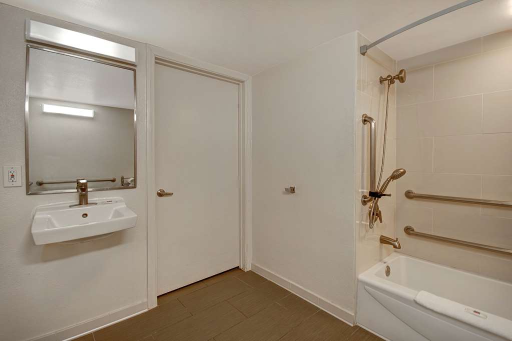 comfort inn sea world area