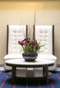 bay club hotel and marina