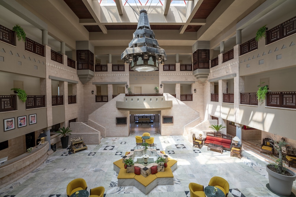 grand mercure petra