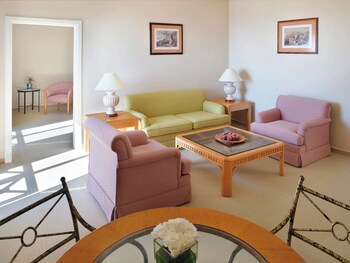 grand mercure petra