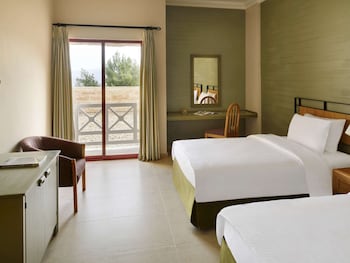 grand mercure petra