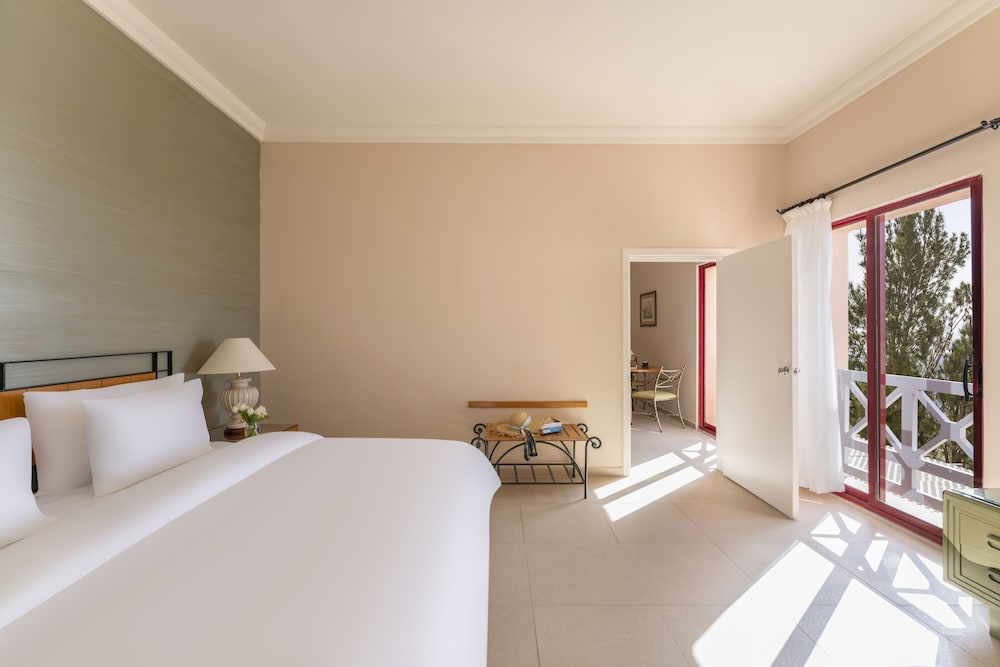 grand mercure petra