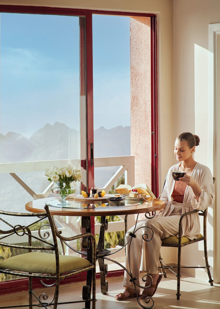 grand mercure petra