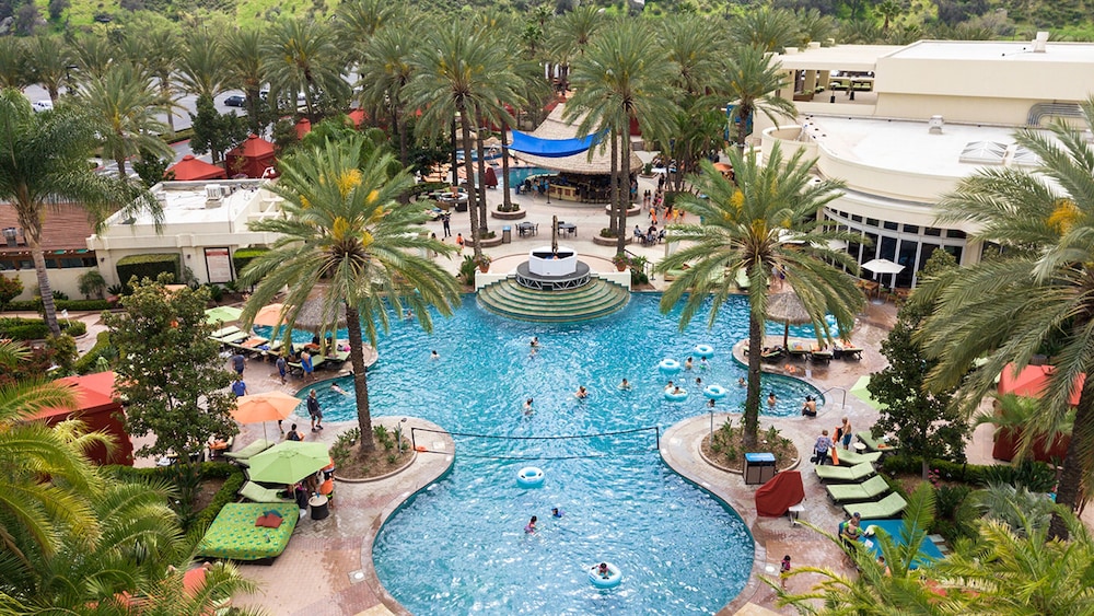 harrahs resort southern california