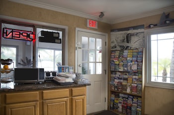 harbor inn and suites