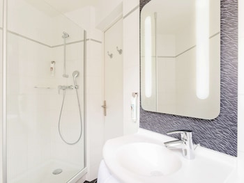 ibis paris gare du nord tgv