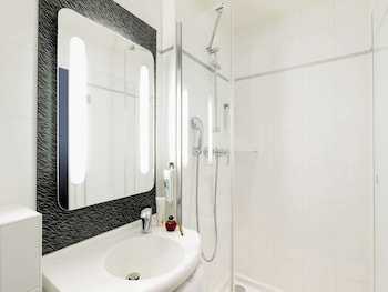 ibis paris gare du nord tgv