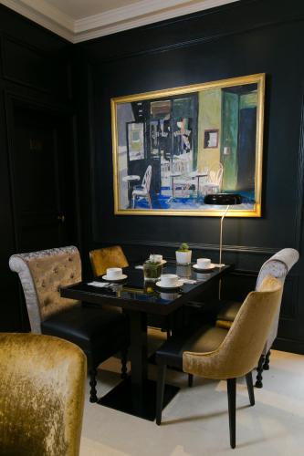 neuville arc de triomphe