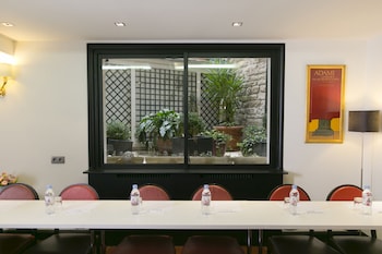 neuville arc de triomphe