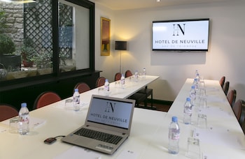 neuville arc de triomphe