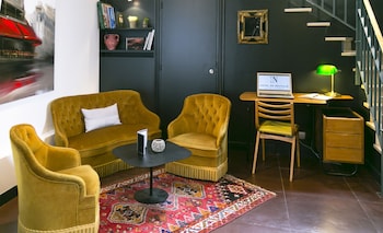 neuville arc de triomphe