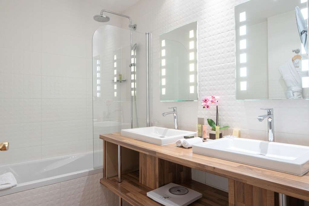 bradford elysees astotel