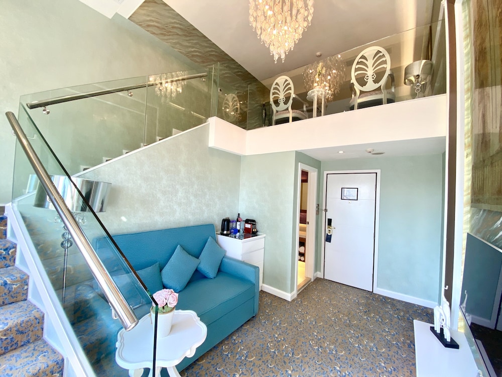 metropole hotel