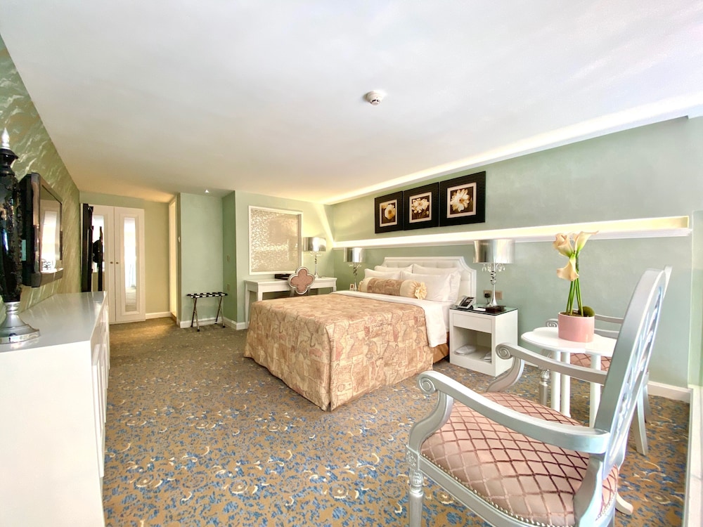 metropole hotel
