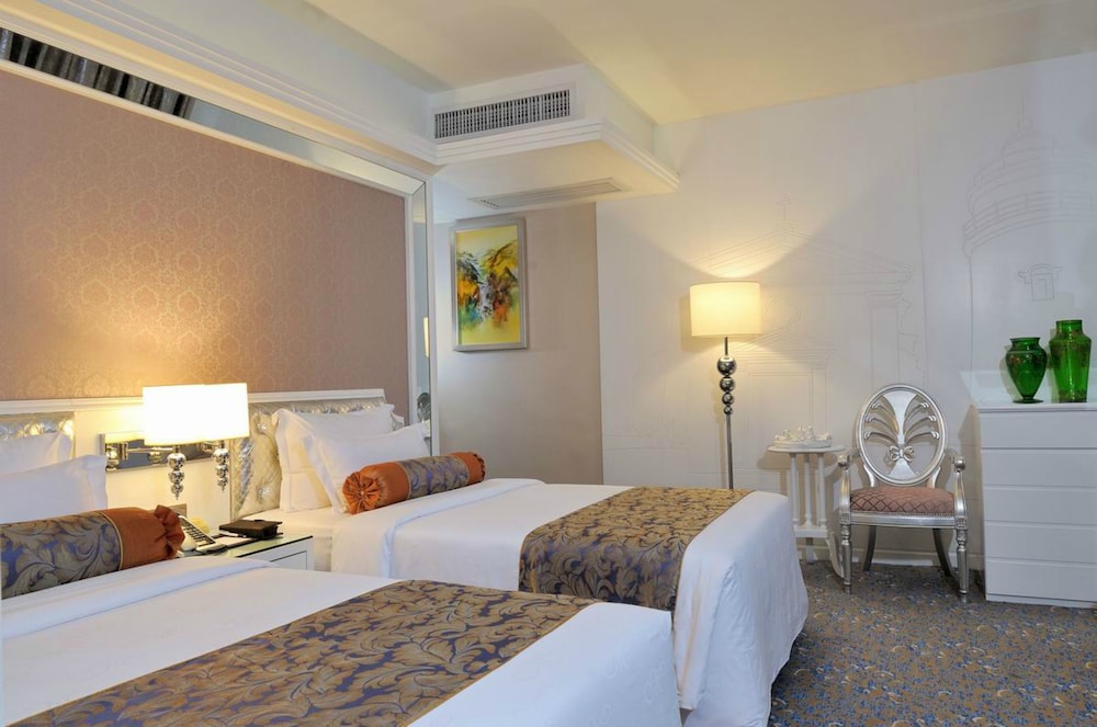 metropole hotel