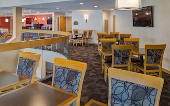 livinn hotel cincinnati sharonville convention center
