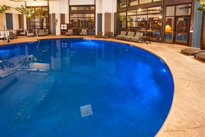 livinn hotel cincinnati sharonville convention center