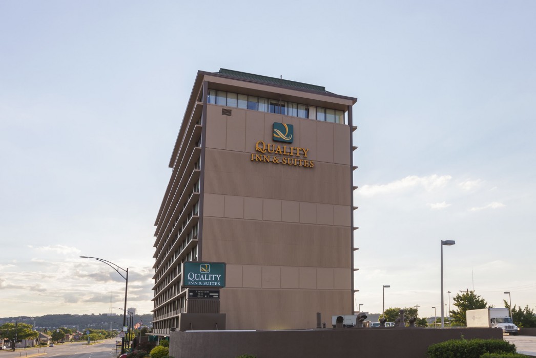 quality inn and suites cincinnati downtown