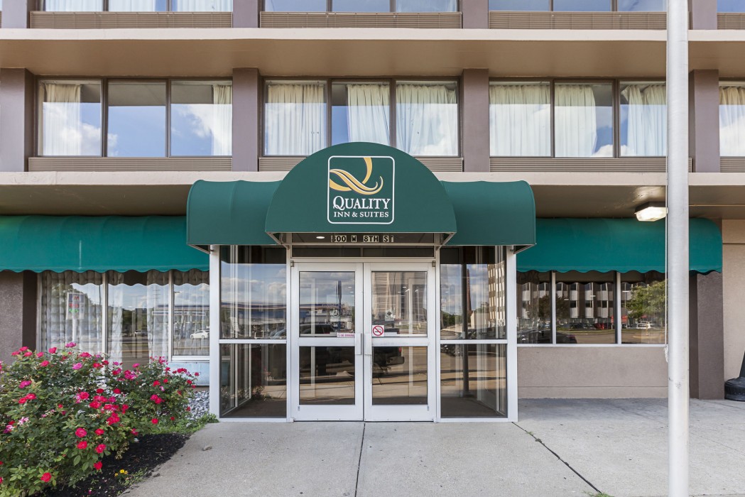 quality inn and suites cincinnati downtown